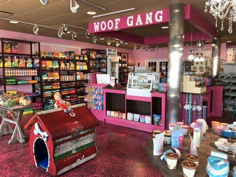 Woof gang - Woof Gang Bakery & Grooming Circle C, Austin, Texas. 947 likes · 1 talking about this · 150 were here. Woof Gang Bakery & Grooming Circle C is a family-owned franchisee dedicated to making your pets...